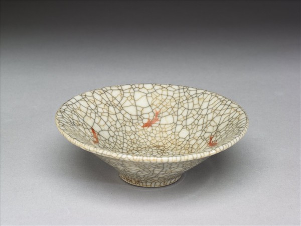 仿哥釉描紅魚紋杯