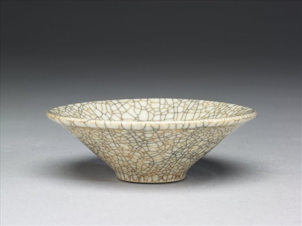 仿哥釉描紅魚紋杯