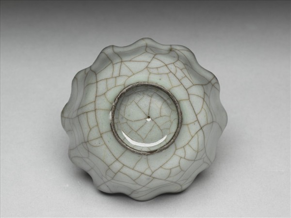 南宋官窯 青瓷葵花式杯