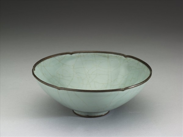 官窯 青瓷葵口碗