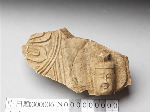 石雕脇侍菩薩殘像