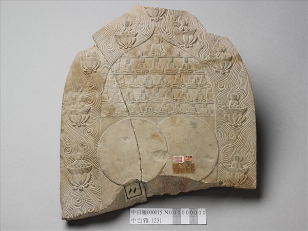 石雕尊像殘背光