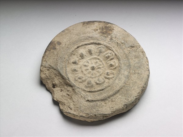 花卉紋瓦當殘片