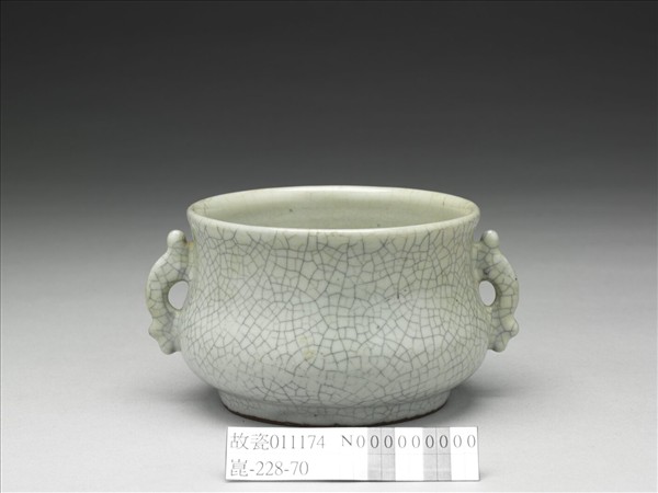 元 月白青瓷魚耳爐