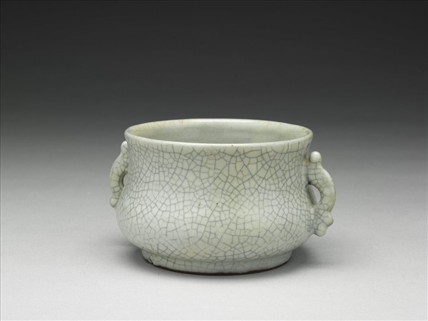 元 月白青瓷魚耳爐