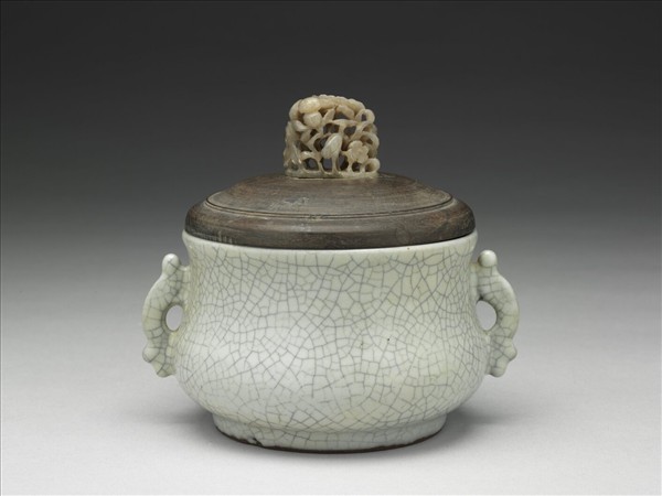 元 月白青瓷魚耳爐