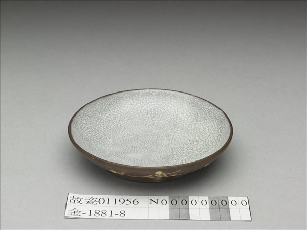 紫砂泥繪梅花紋碟