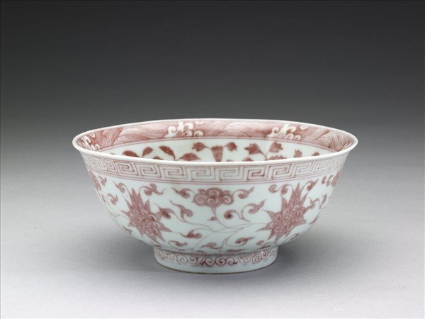 釉裡紅四季花卉紋碗