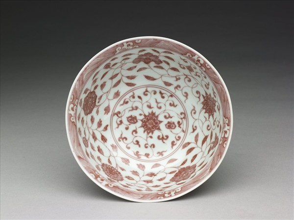 釉裡紅四季花卉紋碗