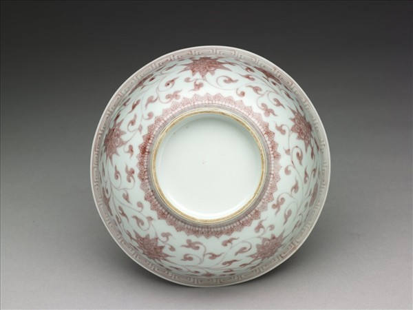 釉裡紅四季花卉紋碗