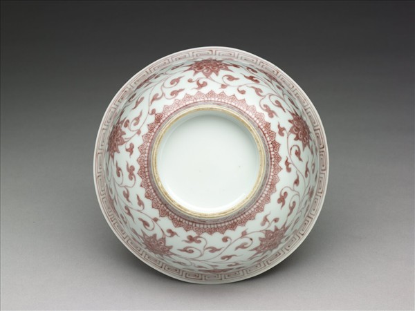 釉裡紅四季花卉紋碗