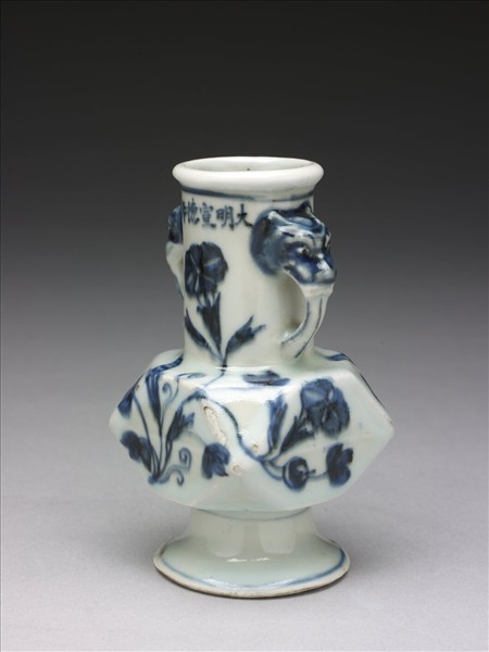 青花牽牛花紋折方瓶