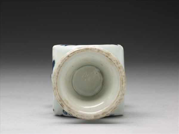 青花牽牛花紋折方瓶