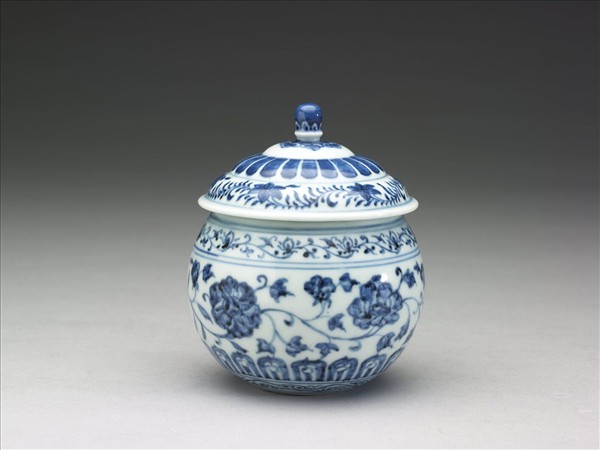 青花牡丹紋蓋罐