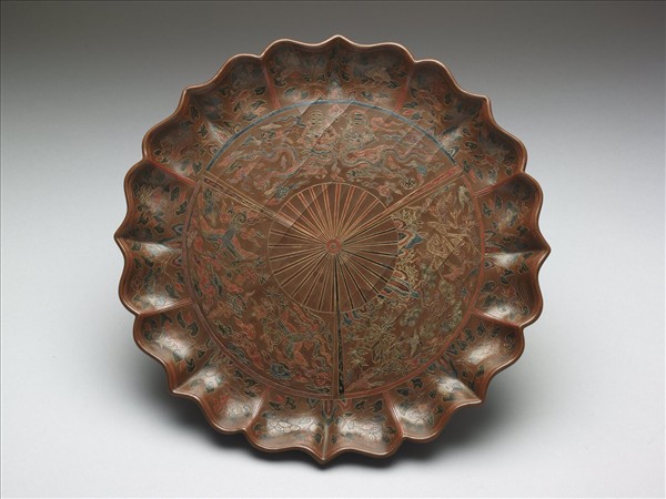 戧金彩漆葵式盤