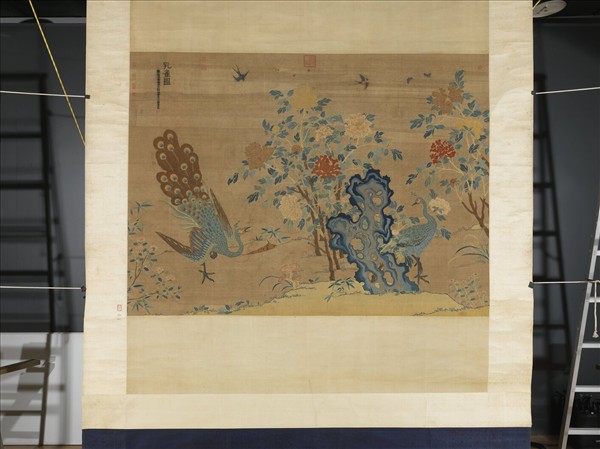 宋緙絲孔雀圖　軸