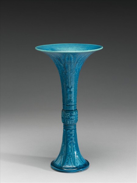 孔雀綠釉蕉葉夔紋觚