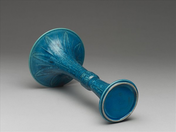 孔雀綠釉蕉葉夔紋觚