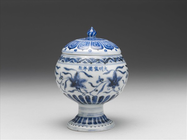 青花花卉紋蓋罐