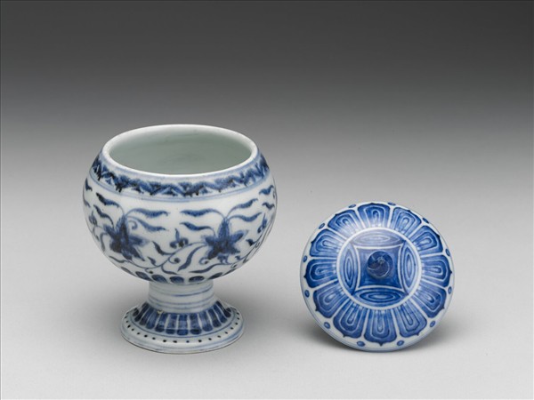 青花花卉紋蓋罐