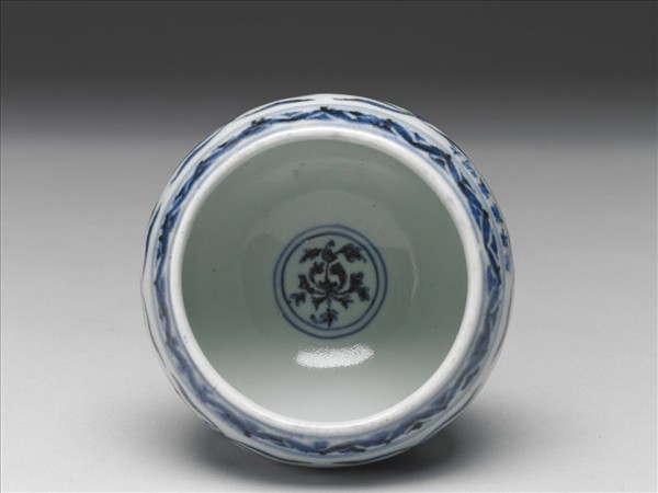 青花花卉紋蓋罐