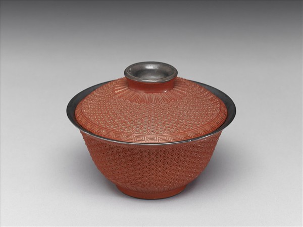 瓷胎仿剔紅蓋碗