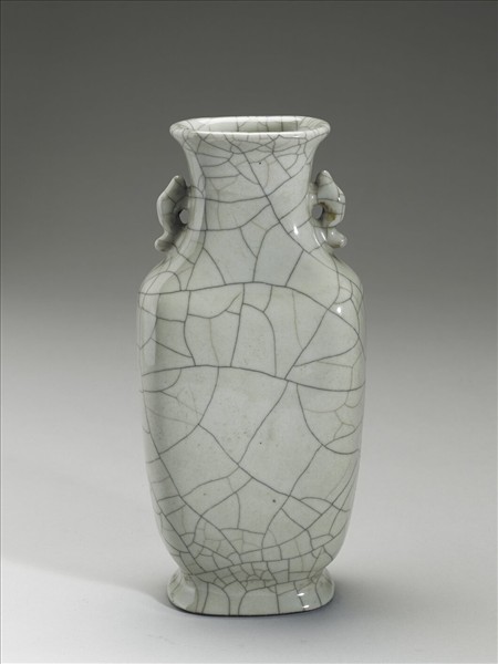 仿官釉魚耳扁瓶