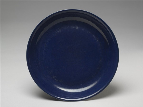 霽青釉暗花龍紋盤