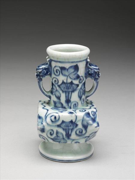 青花牽牛花紋折方瓶