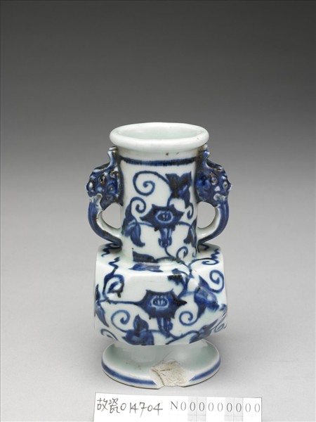 青花龍耳折方瓶