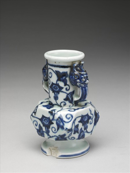 青花龍耳折方瓶