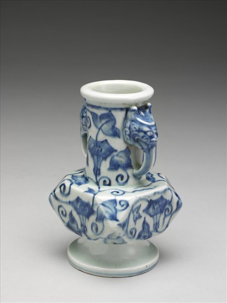 青花牽牛花紋折方瓶