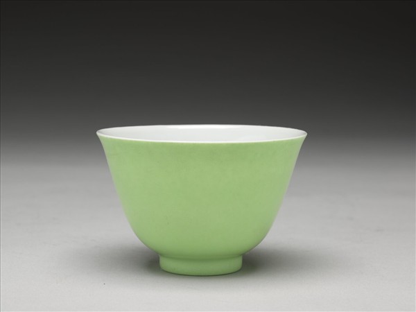 綠釉杯