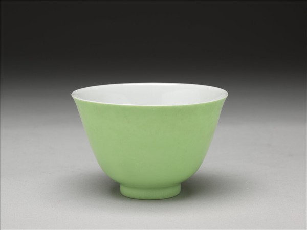 綠釉杯