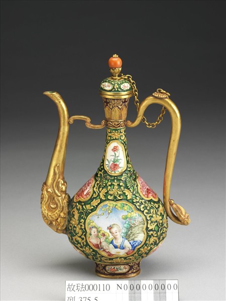 金胎內填兼畫琺瑯西方仕女圖執壺