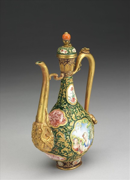 金胎內填兼畫琺瑯西方仕女圖執壺