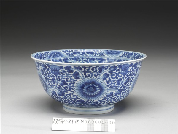 青花菊花紋碗