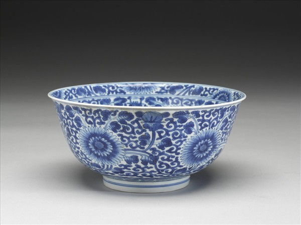 青花菊花紋碗