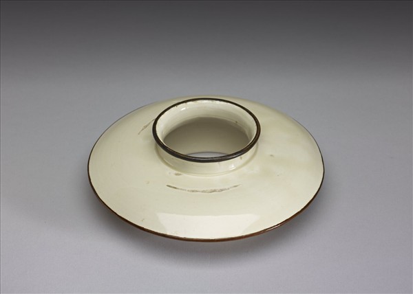 定窯 白瓷劃花回紋盞托