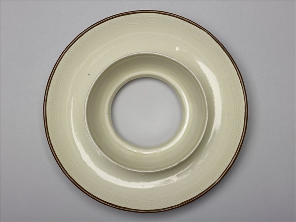 定窯 白瓷劃花回紋盞托