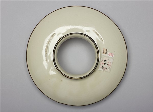 定窯 白瓷劃花回紋盞托