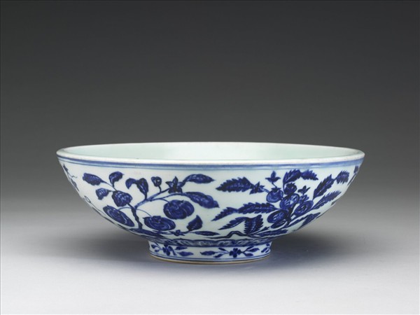 青花折技花果大碗
