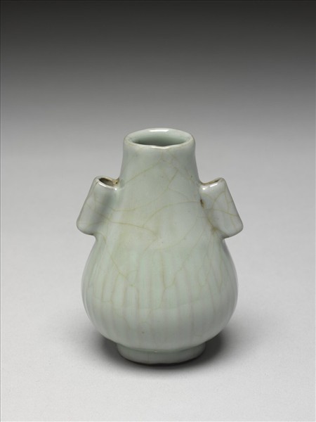 青瓷貫耳瓶