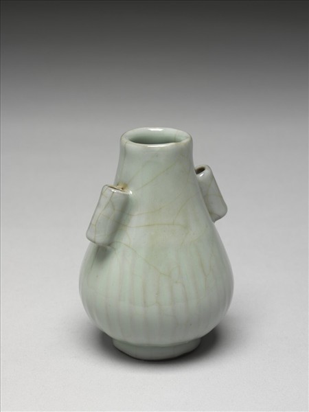 青瓷貫耳瓶