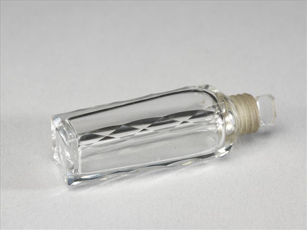 銅鍍金嵌瑪瑙修妝匣