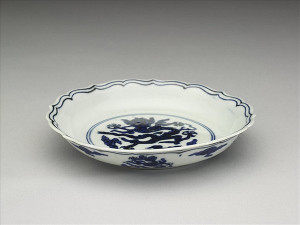 青花雲龍紋蓮口盤