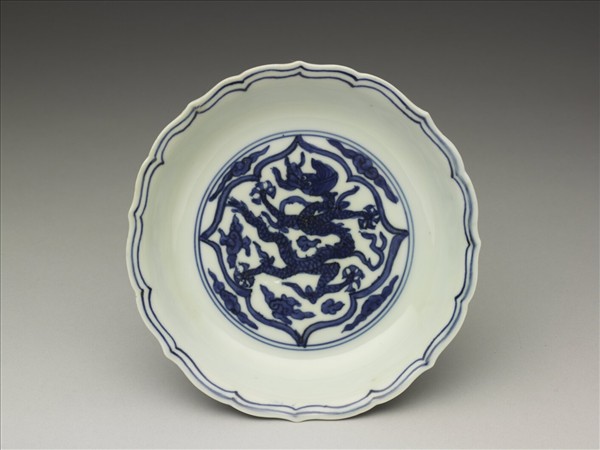 青花雲龍紋蓮口盤