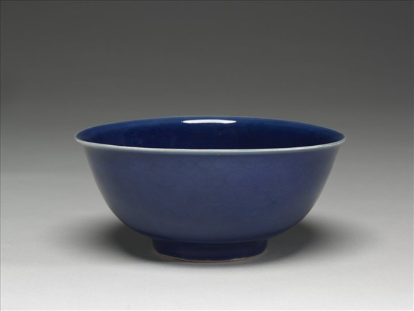 霽青釉雲龍紋碗