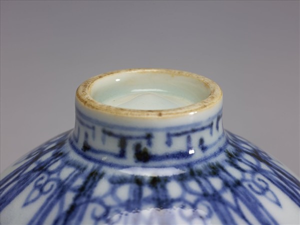 青花蓮瓣紋蓮子茶鍾