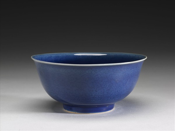 霽青釉雲龍紋碗